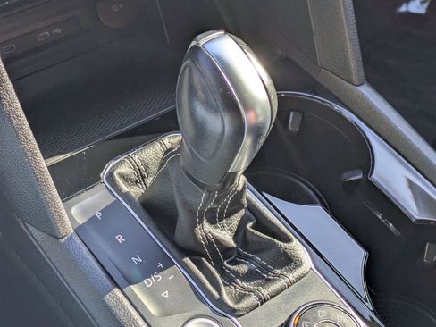 Used 2022 Volkswagen Atlas SEL Premium image 23