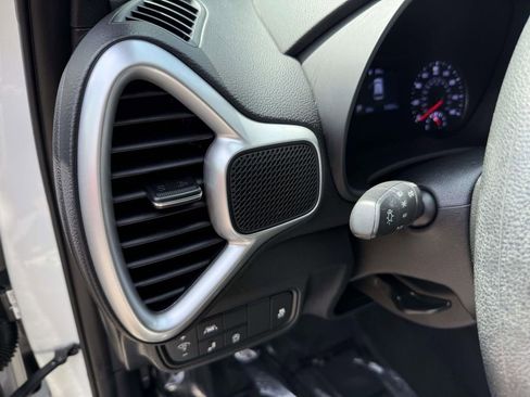 Used 2020 Kia Soul S FWD image 28