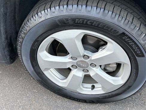 Used 2019 Jeep Compass Latitude w/ Popular Equipment Group image 4