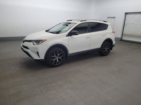 Used 2018 Toyota RAV4 SE w/ Power Extra Value Package AWD/4WD image 2