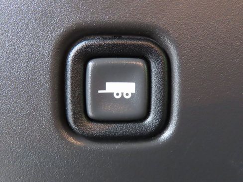 Used 2024 Chevrolet Express 2500 w/ Driver Convenience Package image 9