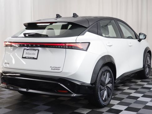 Used 2023 Nissan Ariya PLATINUM+ image 17