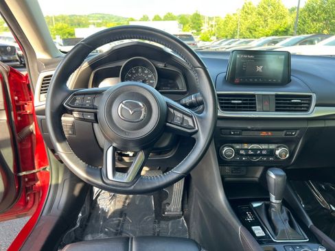 Used 2018 MAZDA MAZDA3 Touring FWD image 29