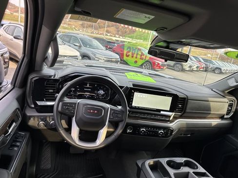Used 2024 GMC Sierra 1500 Elevation image 14