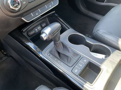 Used 2017 Kia Sorento SX image 34