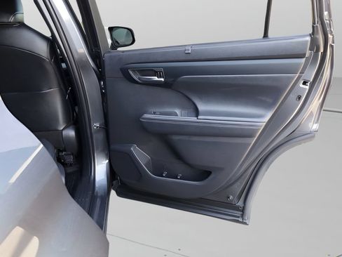 Certified 2024 Toyota Highlander XSE AWD/4WD image 18
