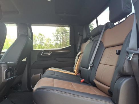 Used 2026 Chevrolet Silverado 1500 High Country AWD/4WD image 13