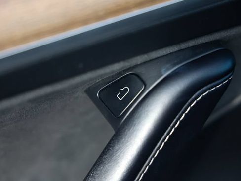 Used 2023 Tesla Model 3 Standard Range RWD image 38