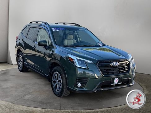 Used 2023 Subaru Forester Premium AWD/4WD image 1