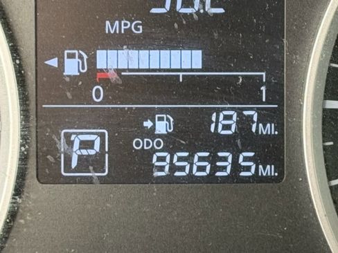 Used 2021 Nissan Kicks S image 31