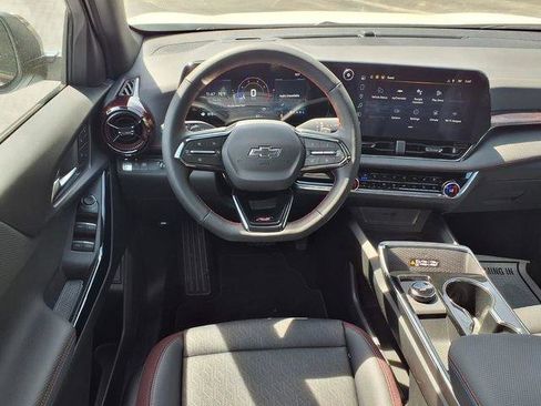 New 2026 Chevrolet Equinox RS w/ Convenience Package III FWD image 11