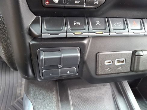 Used 2021 Chevrolet Silverado 1500 LTZ image 26