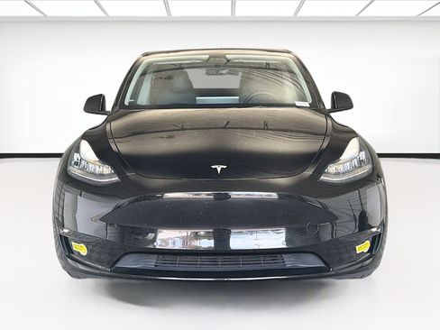Used 2022 Tesla Model Y Long Range image 2