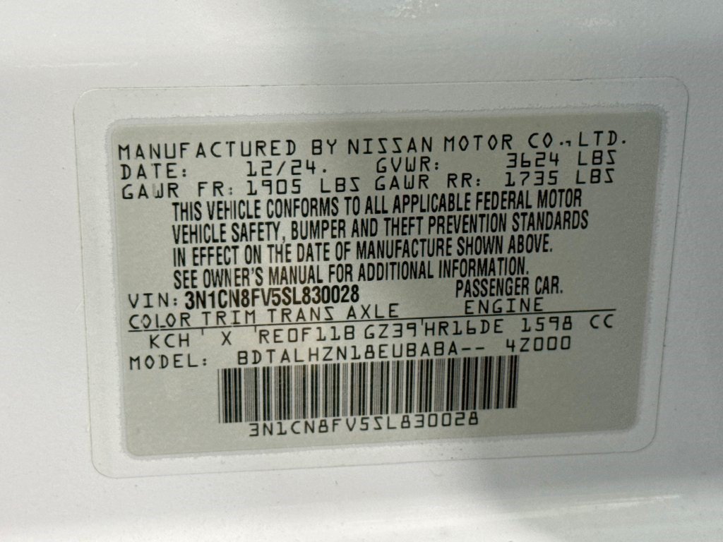 Used 2025 Nissan Versa SR FWD image 39