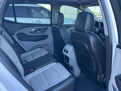 Used 2022 GMC Terrain SLT image 14