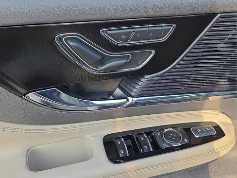 Used 2021 Lincoln Corsair FWD image 13