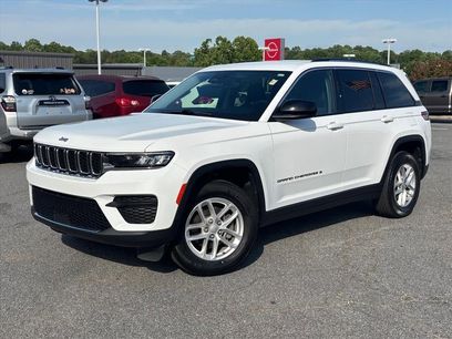 Used 2023 Jeep Grand Cherokee Laredo w/ Trailer Tow Prep Group (B)