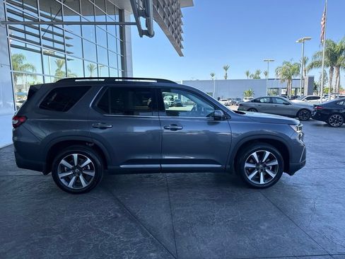 Used 2024 Honda Pilot Touring image 3