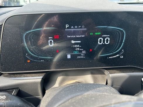 Used 2023 Kia Niro EX image 29