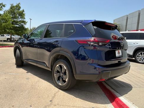 Used 2025 Nissan Rogue SV FWD image 8
