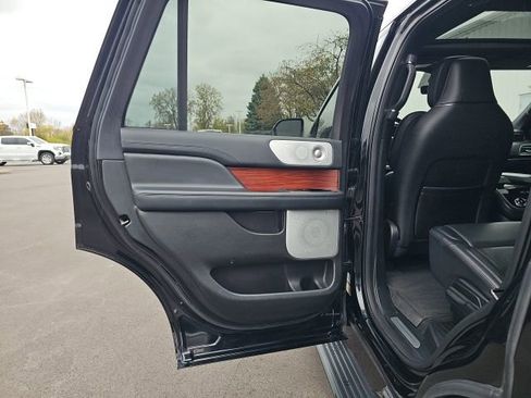 Used 2021 Lincoln Navigator Reserve image 41