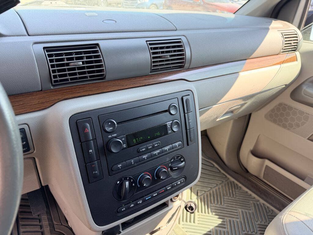 Used 2004 Ford Freestar SEL FWD image 12