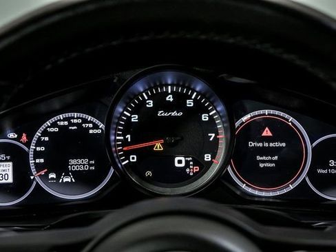 Used 2020 Porsche Cayenne Turbo image 17