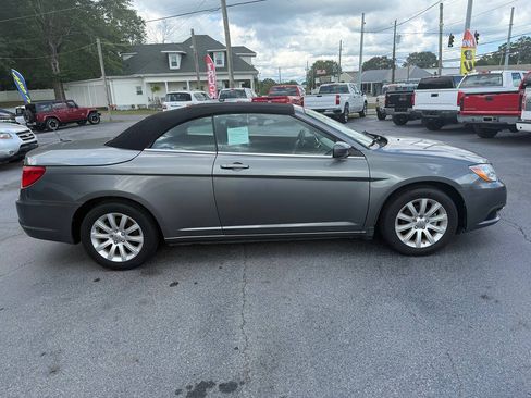Used 2013 Chrysler 200 Touring FWD image 3