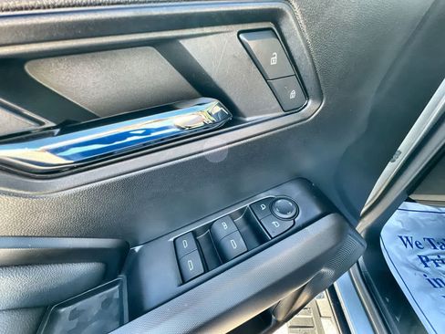 Used 2024 Chevrolet Colorado LT image 22