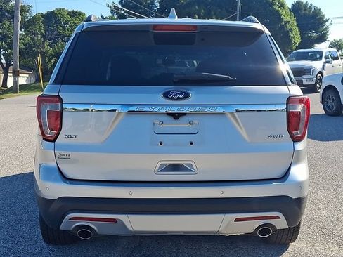 Used 2017 Ford Explorer XLT AWD/4WD image 8