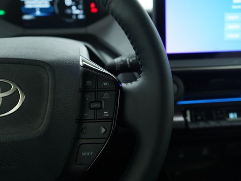 Used 2024 Toyota Prius XLE image 21