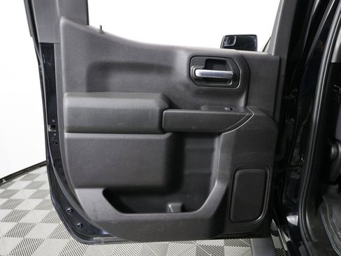 Used 2020 Chevrolet Silverado 1500 Custom w/ Custom Value Package image 16