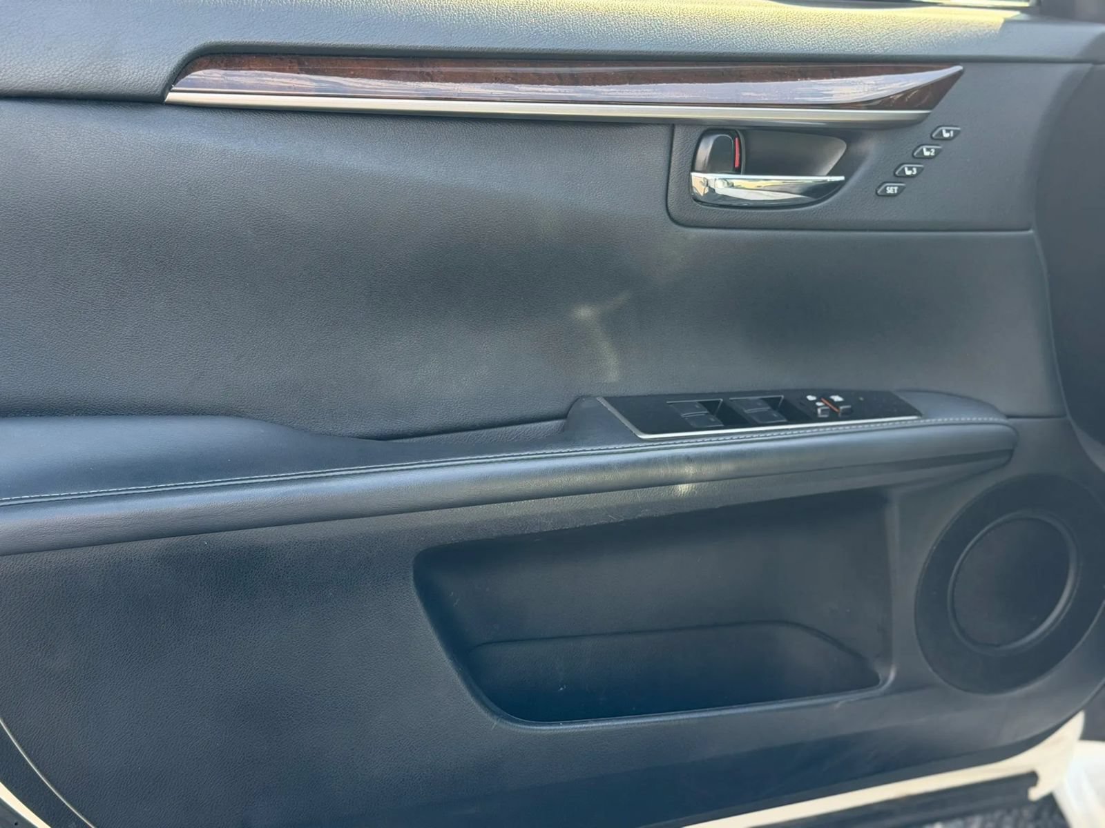 Used 2018 Lexus ES 350 w/ Luxury Package w/Wood Trim FWD image 5