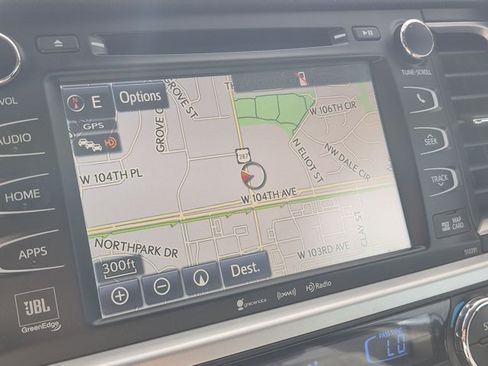 Used 2018 Toyota Highlander Limited Platinum AWD/4WD image 13