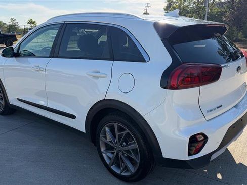 Used 2020 Kia Niro Touring FWD image 3