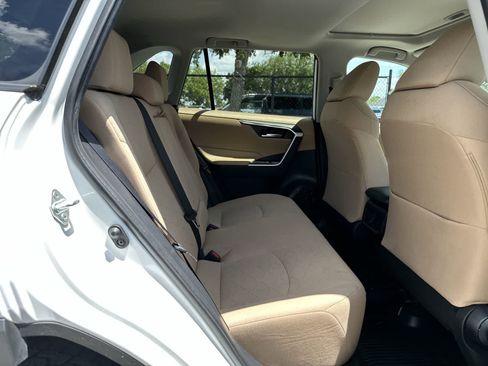 Used 2019 Toyota RAV4 XLE FWD image 19