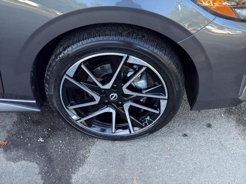 New 2025 Nissan Sentra SR image 9