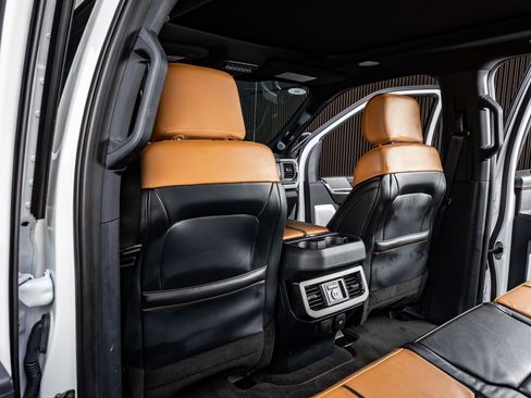 Used 2024 Ford F250 Platinum image 34