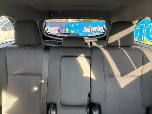 Used 2019 Toyota Highlander LE AWD/4WD image 28