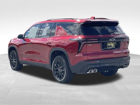 Used 2026 Chevrolet Traverse LT w/ Midnight/Sport Edition FWD image 5