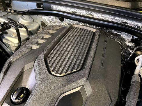 Certified 2026 Porsche Macan AWD/4WD image 33