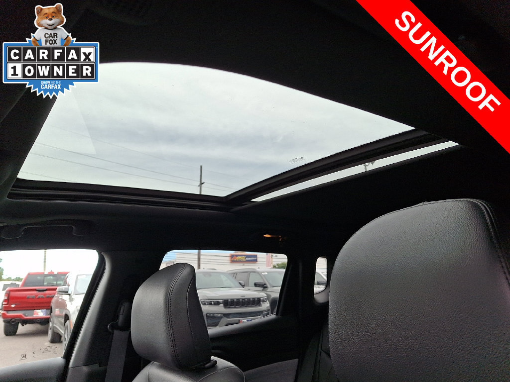 Used 2024 Jeep Compass Latitude w/ Sun and Sound Group AWD/4WD image 14