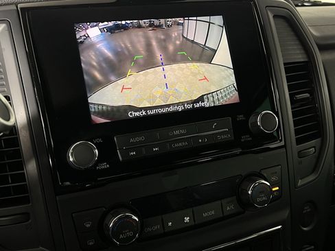 Used 2024 Nissan Titan SV w/ SV Convenience Package image 21