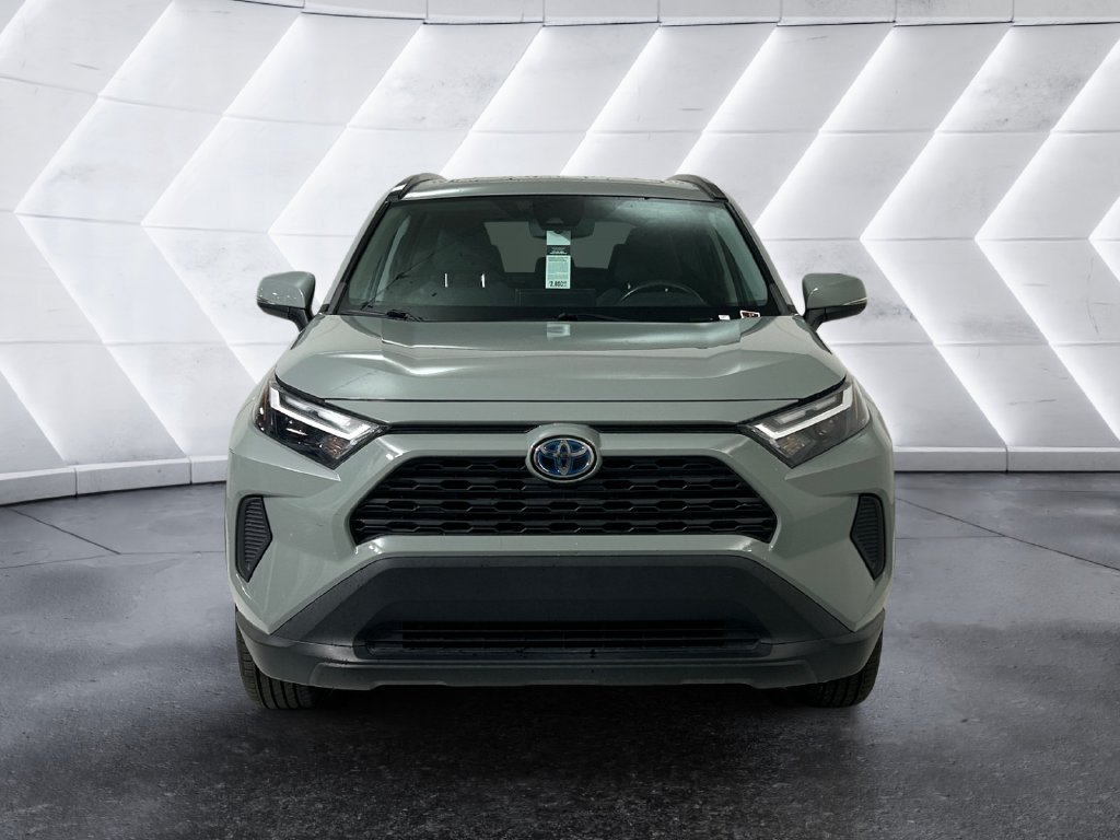 Used 2022 Toyota RAV4 XLE w/ Convenience Package AWD/4WD image 2