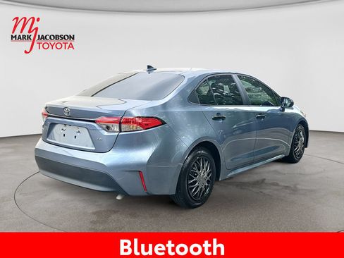 Used 2025 Toyota Corolla LE w/ Convenience Package FWD image 9
