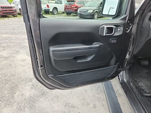 Used 2023 Jeep Wrangler Sport S image 16