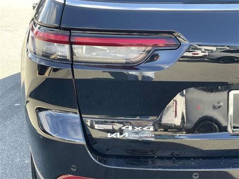 Used 2022 Jeep Grand Cherokee L Laredo w/ Luxury Tech Group I image 13