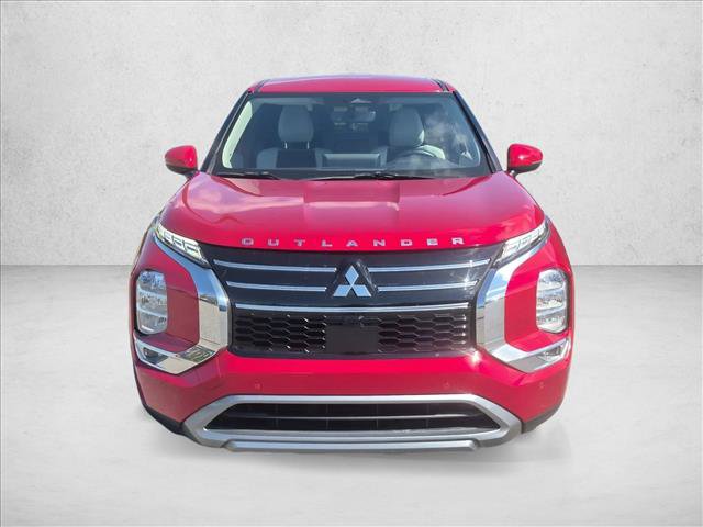 Used 2025 Mitsubishi Outlander SE FWD image 2