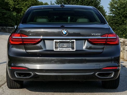 Used 2019 BMW 750i xDrive w/ Executive Package AWD/4WD image 7