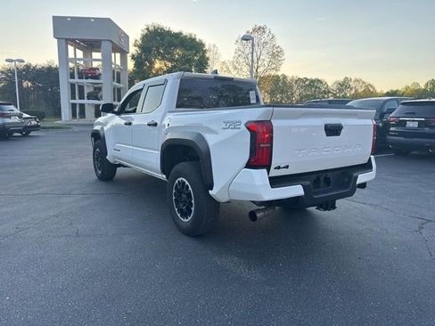 Used 2024 Toyota Tacoma TRD Off-Road AWD/4WD image 54